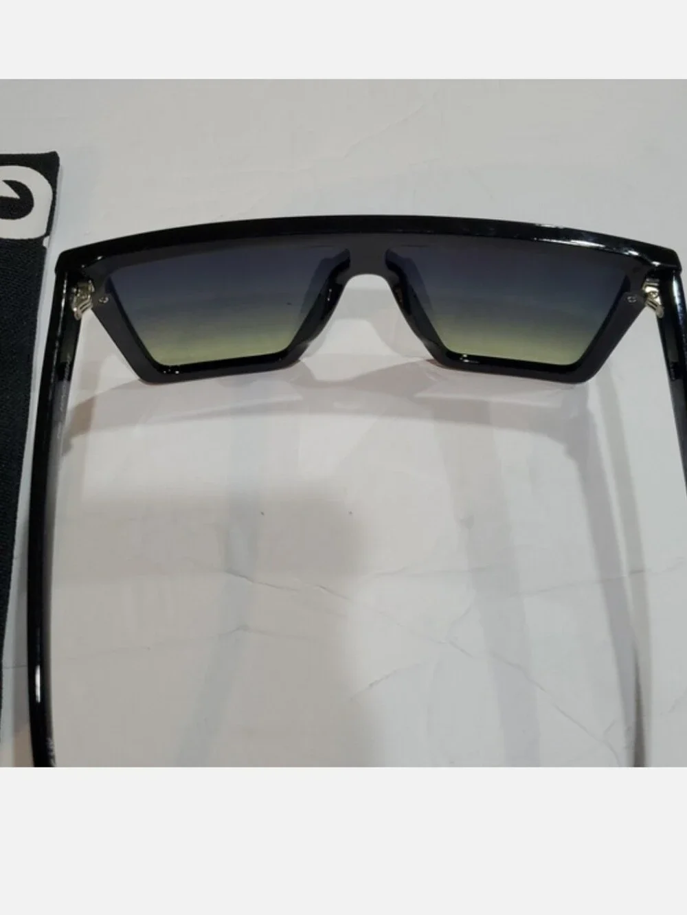 Quay Australia Hindsight black green fade lenses flat brow sunglasses new